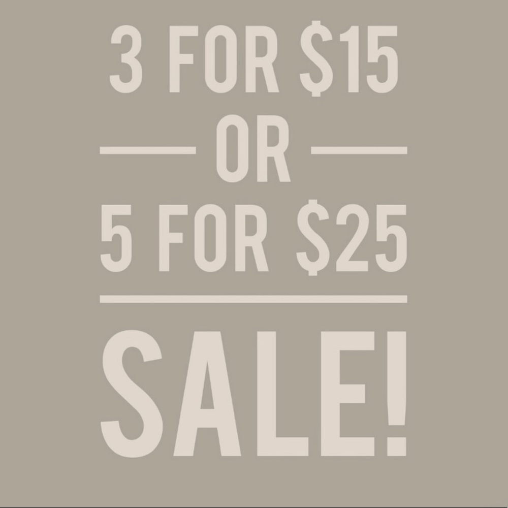 💙 3 for $15 or 5 for $25 anything with a 💙 Make an offer on any other items!